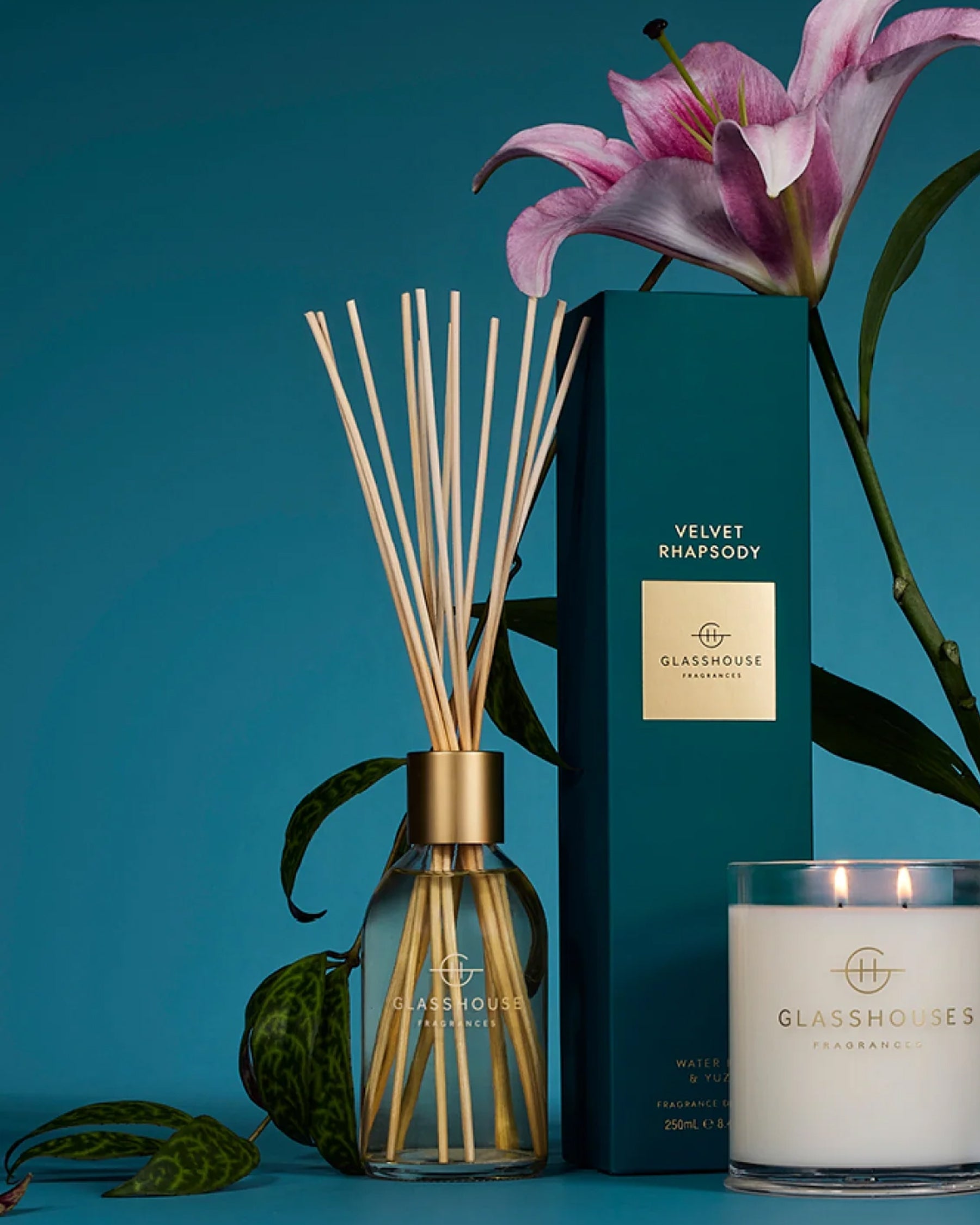 Glasshouse Fragrances Velvet Rhapsody Candle - Thumbnail 4